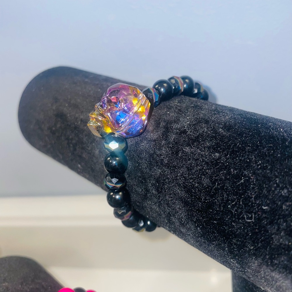 Handmade Glass Skull Charm Bracelet – Iridescent Beads, Statement Jewelry - Picture 2 of 4